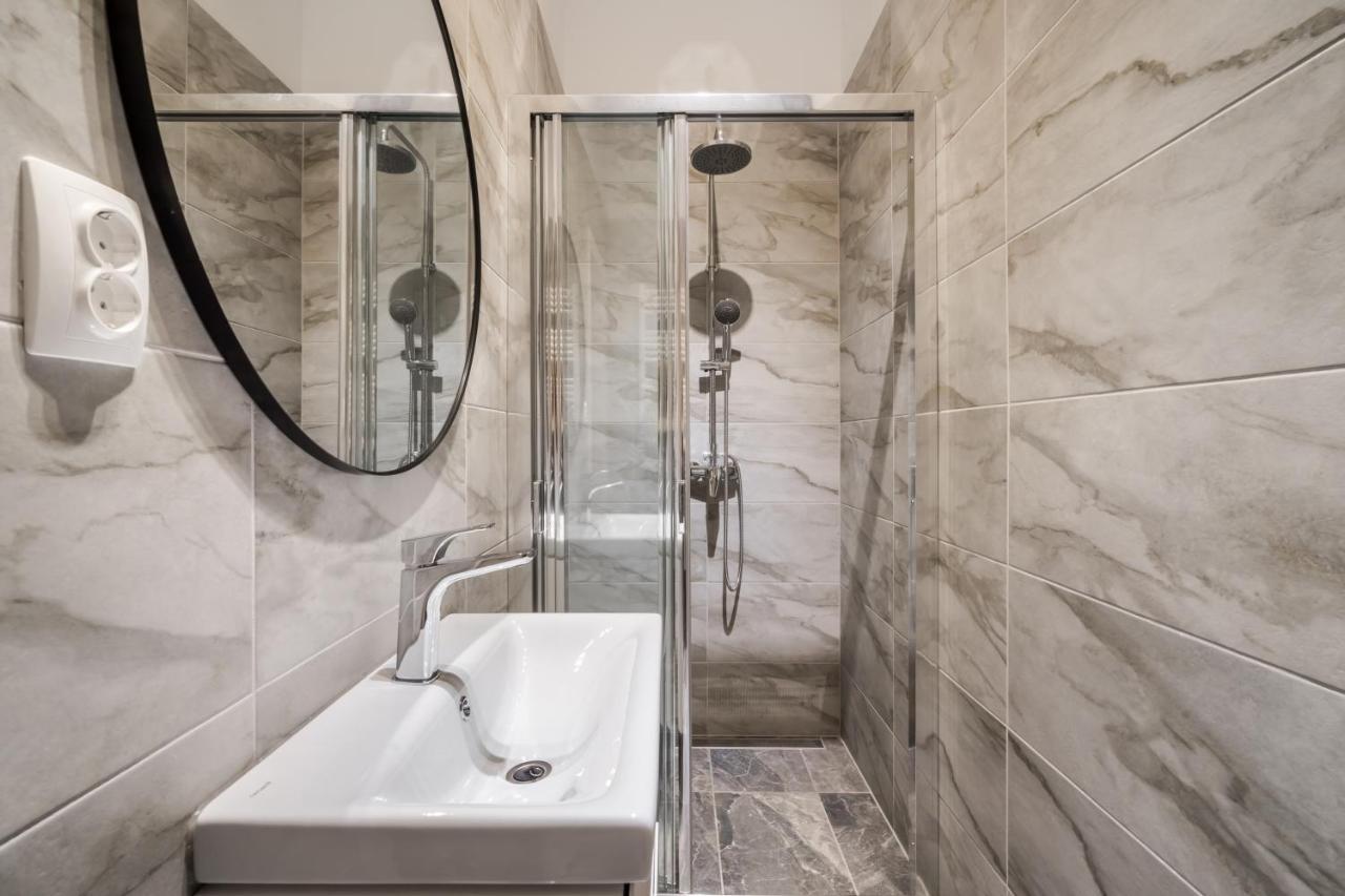 Bpr Sirius Suite With A/C Budapest Kültér fotó