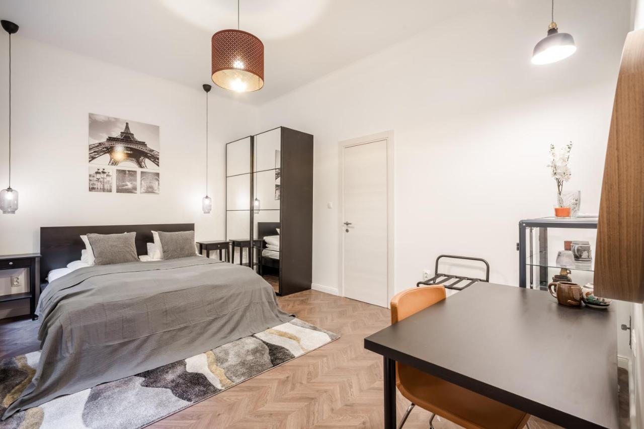 Bpr Sirius Suite With A/C Budapest Kültér fotó