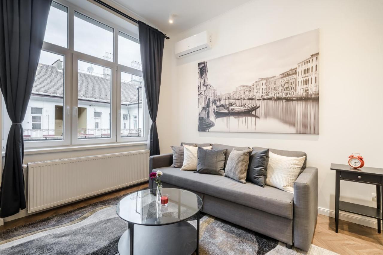 Bpr Sirius Suite With A/C Budapest Kültér fotó