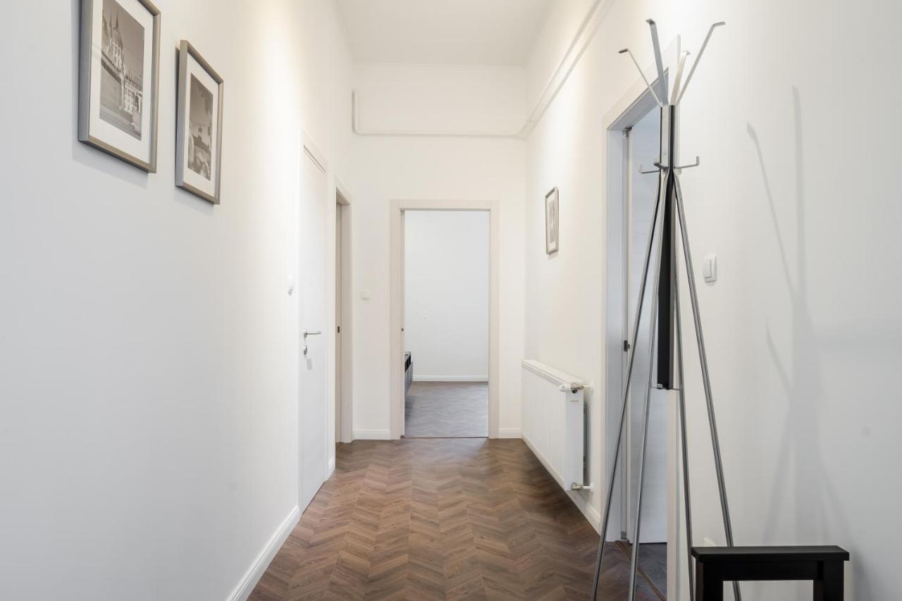 Bpr Sirius Suite With A/C Budapest Kültér fotó